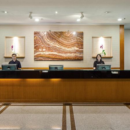 Artotel Gelora Senayan Джакарта Экстерьер фото