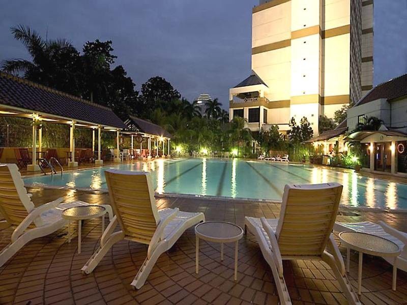 Artotel Gelora Senayan Джакарта Экстерьер фото